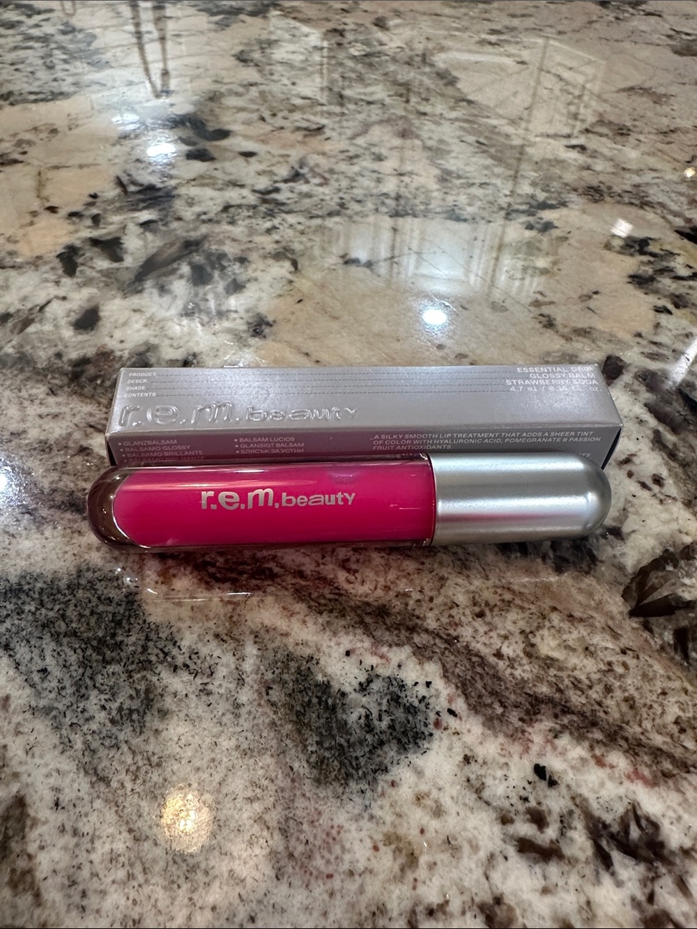 r.e.m. beauty Hydrating Lip Gloss — Vibrant Pink Shine